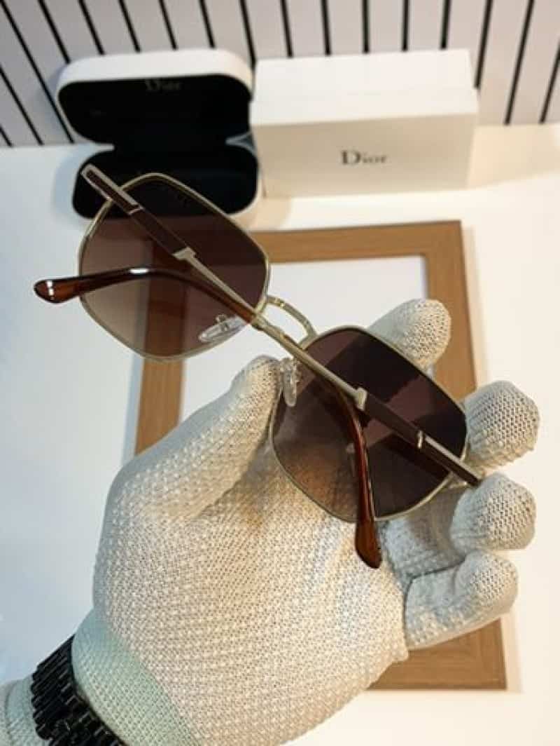 Dior_2028 gold brown