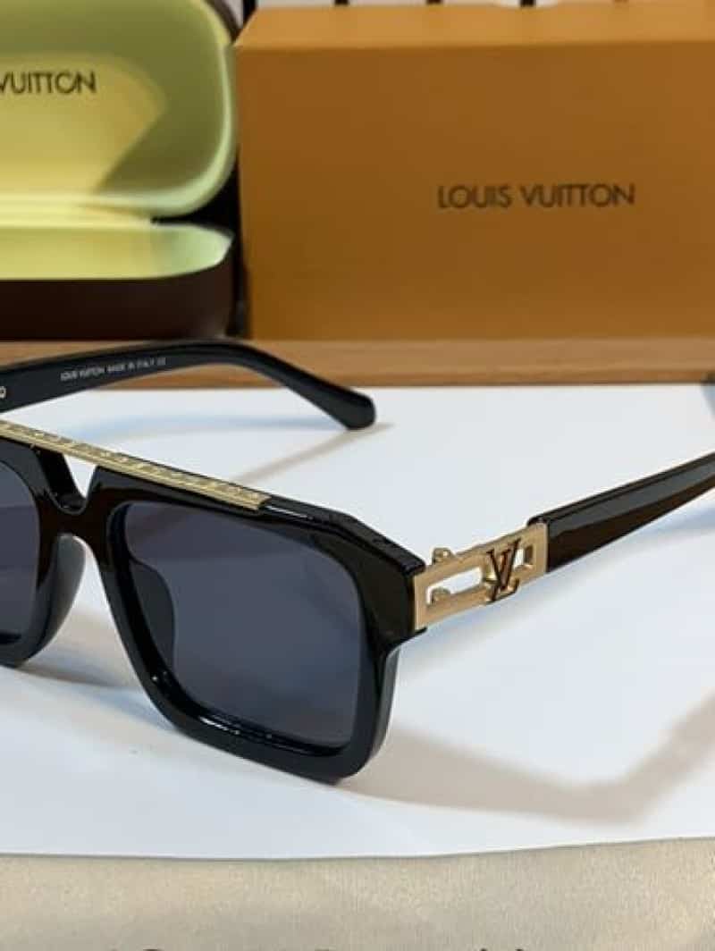 Louis vuitton 8817 black gold Secondary image