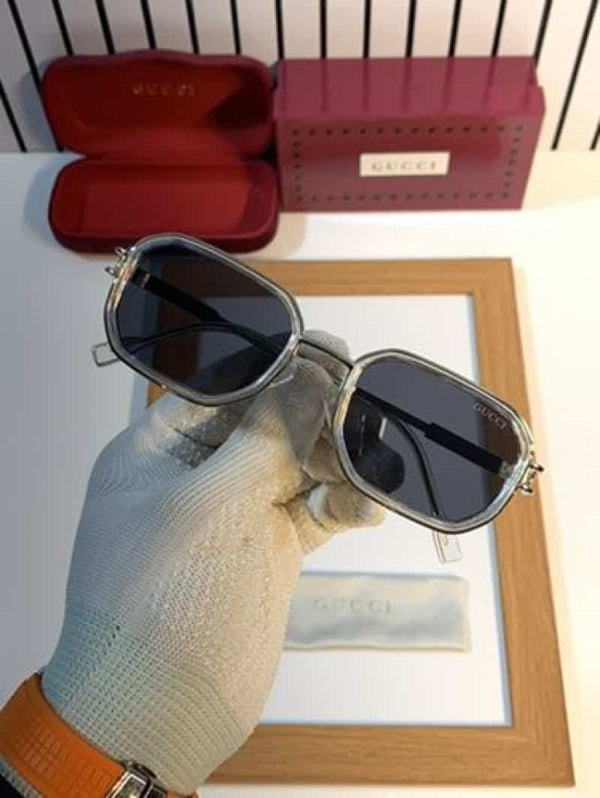 Gucci 06 white black