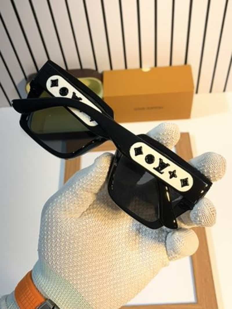 louis vuitton 1336 full black Secondary image