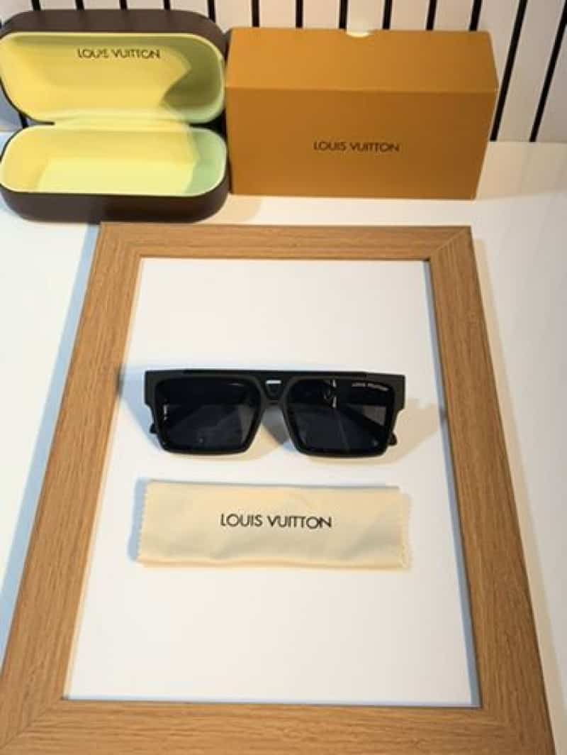 Louis vuitton 1984 matt black