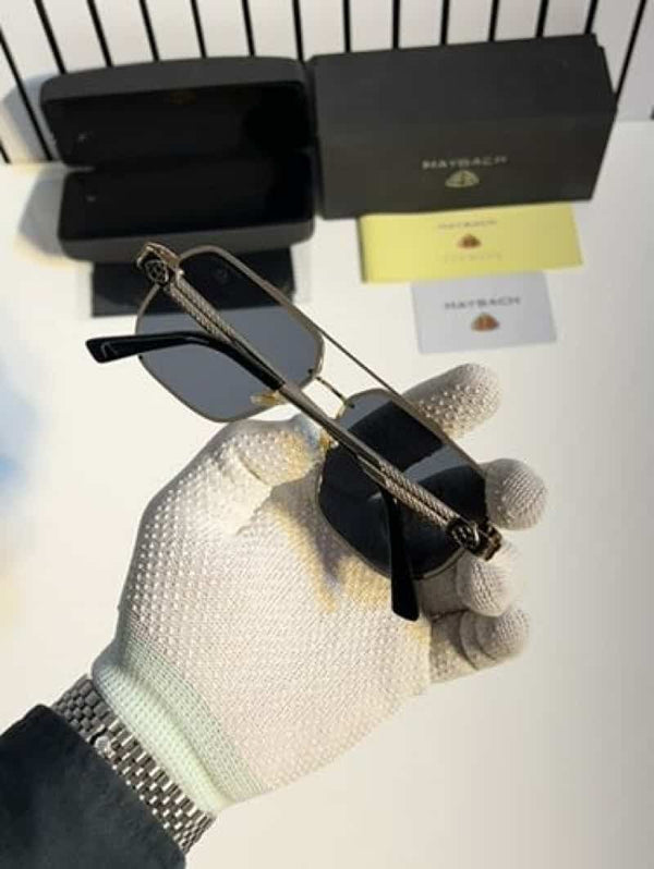 Maybach 119 gold black