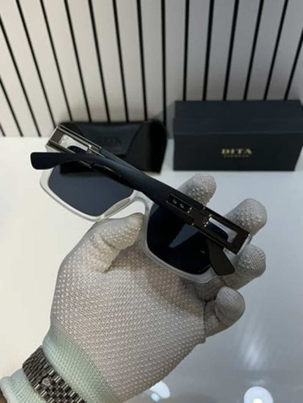 Dita 1001 white black