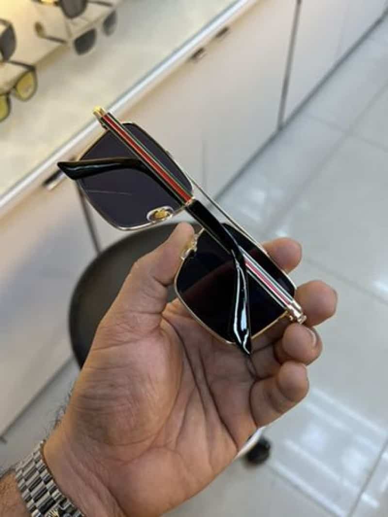Gucci_162 gold black Secondary image