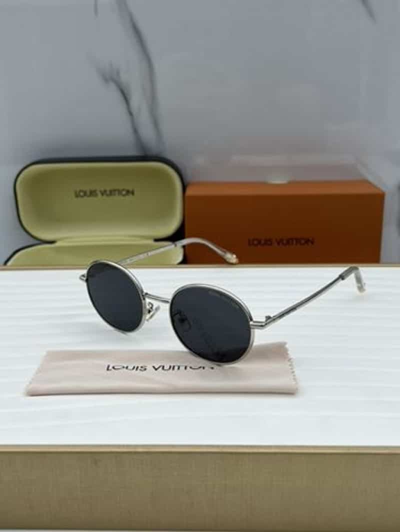 Louis vuitton 2100 silver black