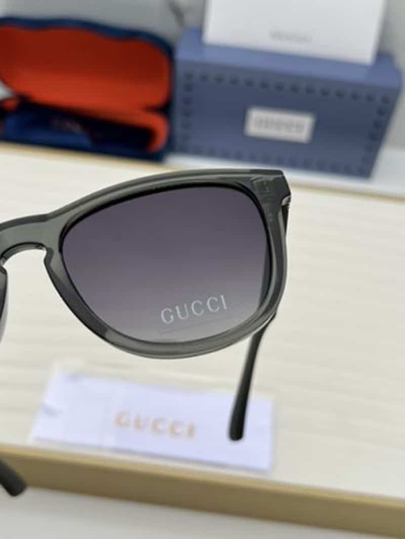 Gucci_69015_grey