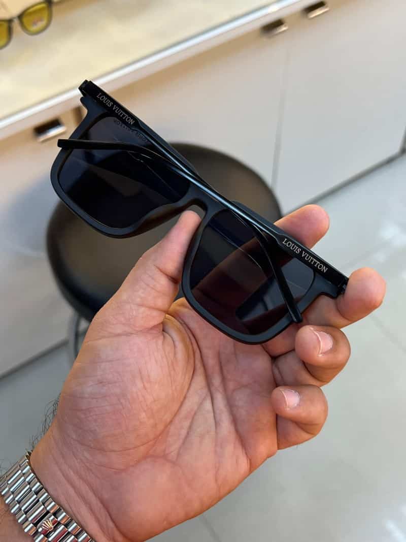 Louis_vuitton_58779_full black