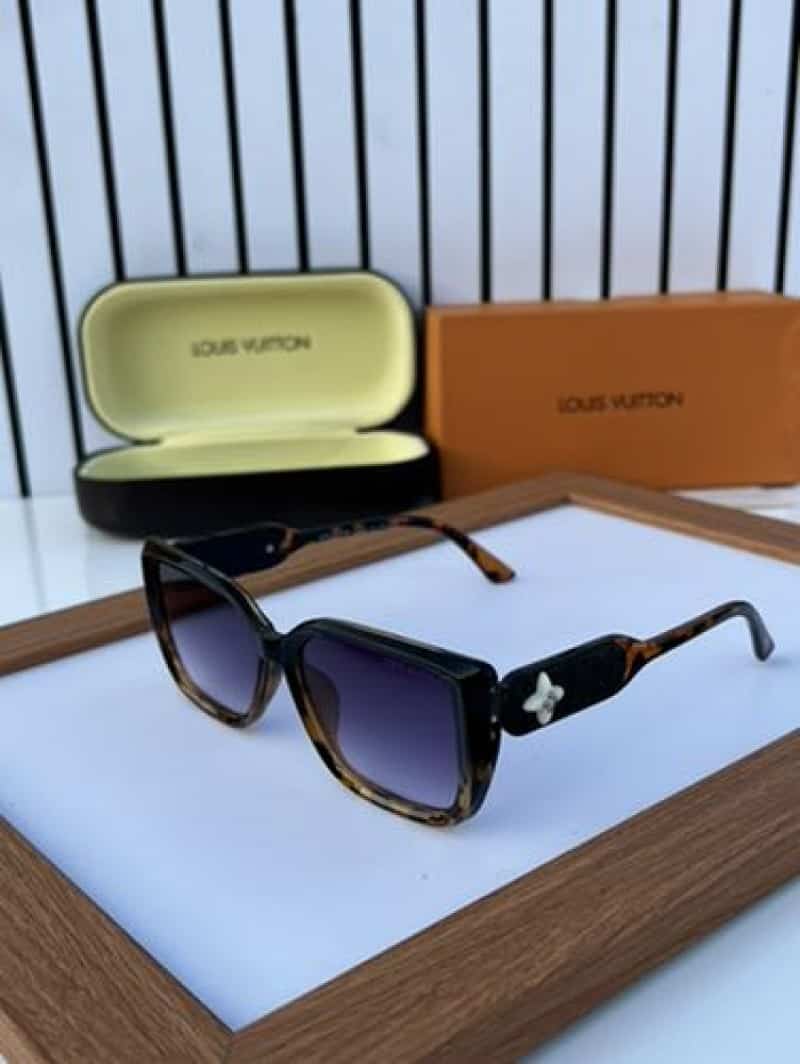 LO·uIs vuiTtoN 2216 black tiger Main image