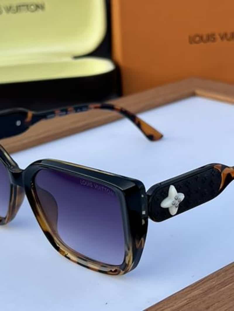 LO·uIs vuiTtoN 2216 black tiger Secondary image