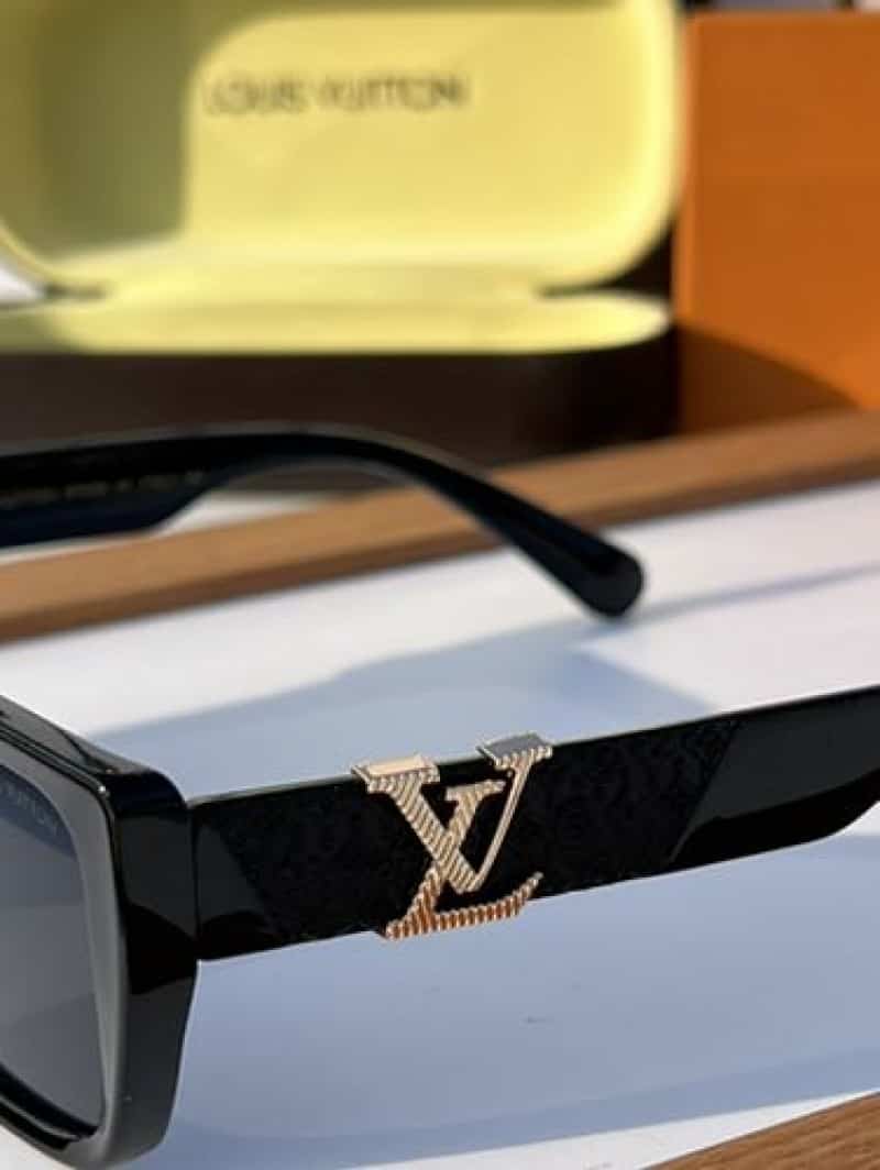 Louis vuitton 5506 black Secondary image