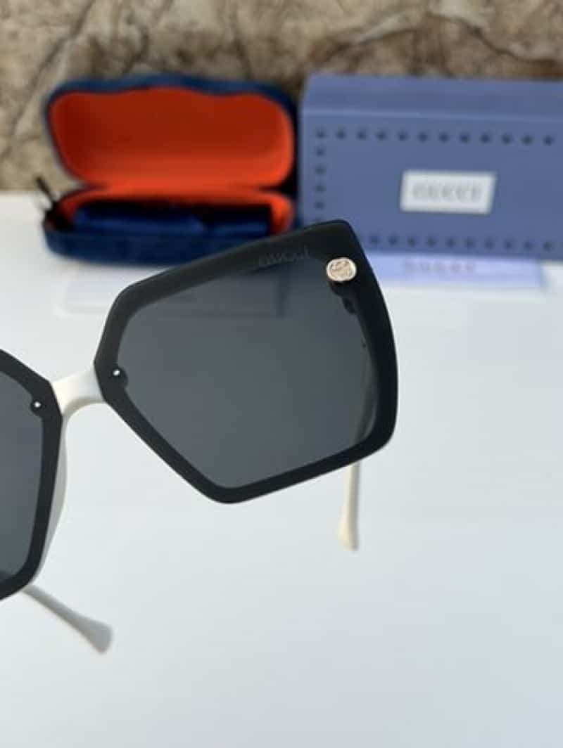 Gucci_1325 white black