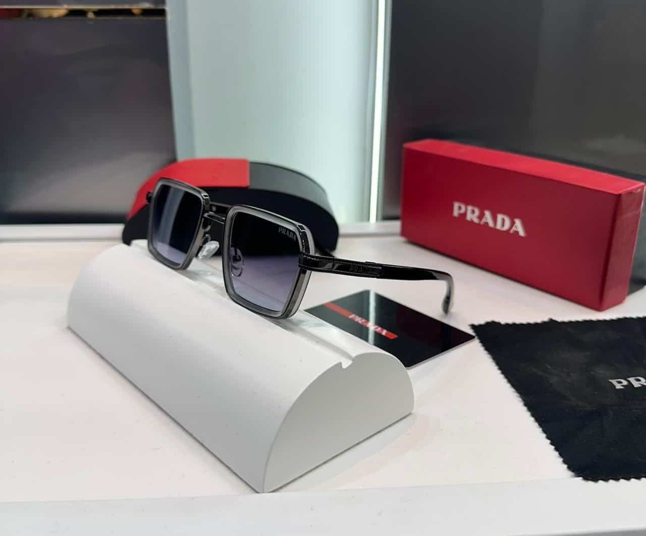 Prad a Milano Silver Black Premium Shade 581 Main image