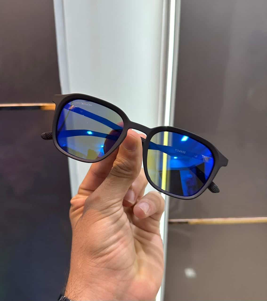 Oakle y Black Blue Premium Shade 4932 Secondary image