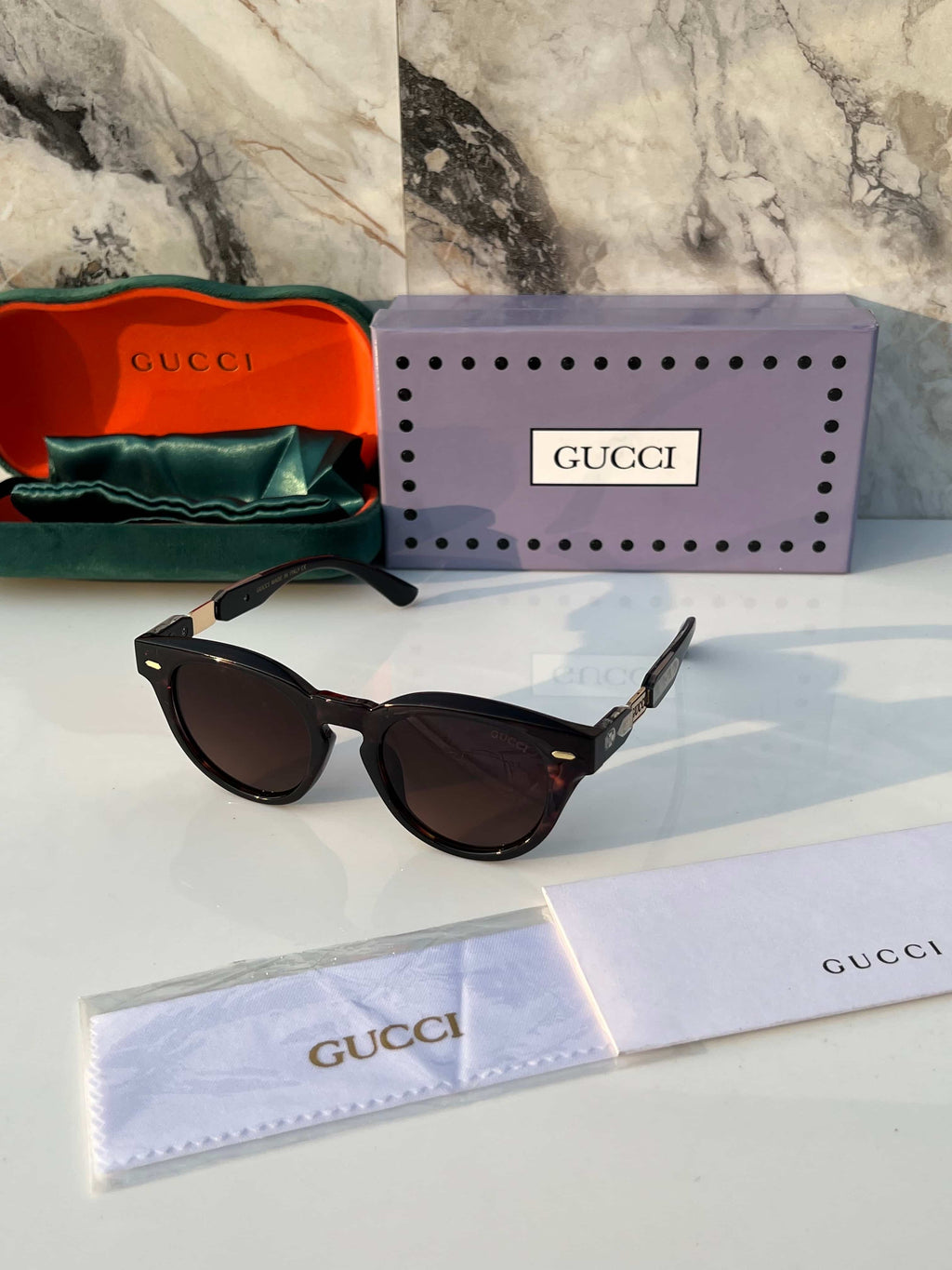 gu·Cc!_2921_tiger_brown