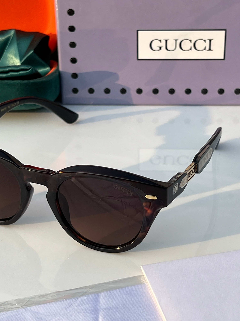 gu·Cc!_2921_tiger_brown
