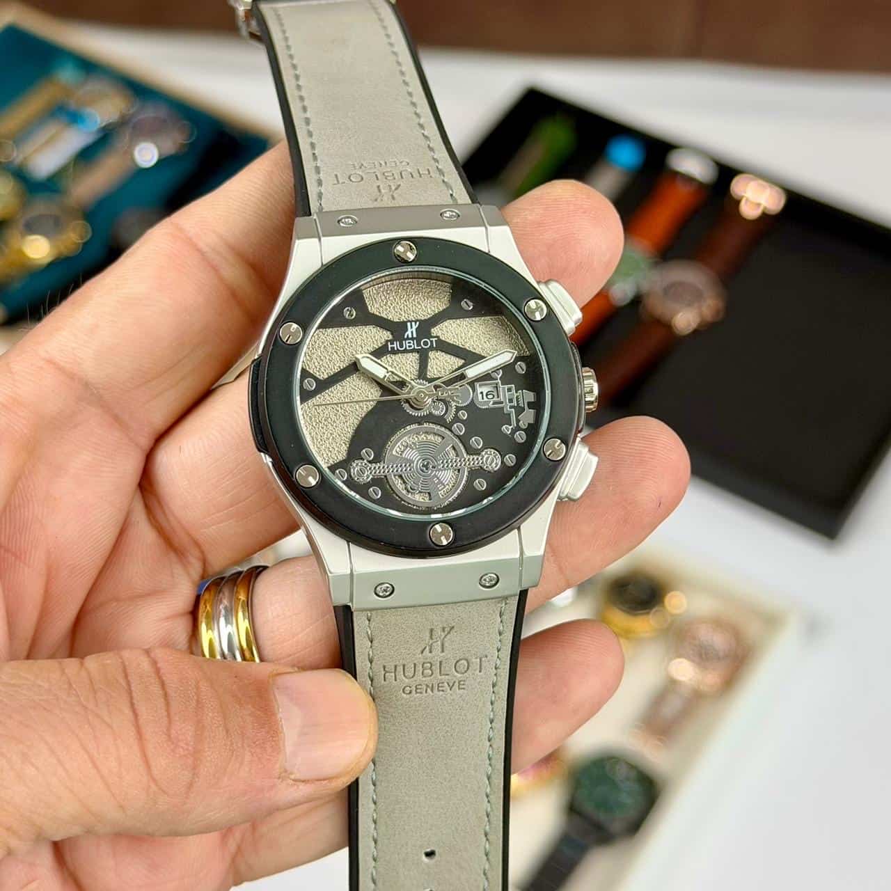 HUBLOT_LEATHER_GREY Main image