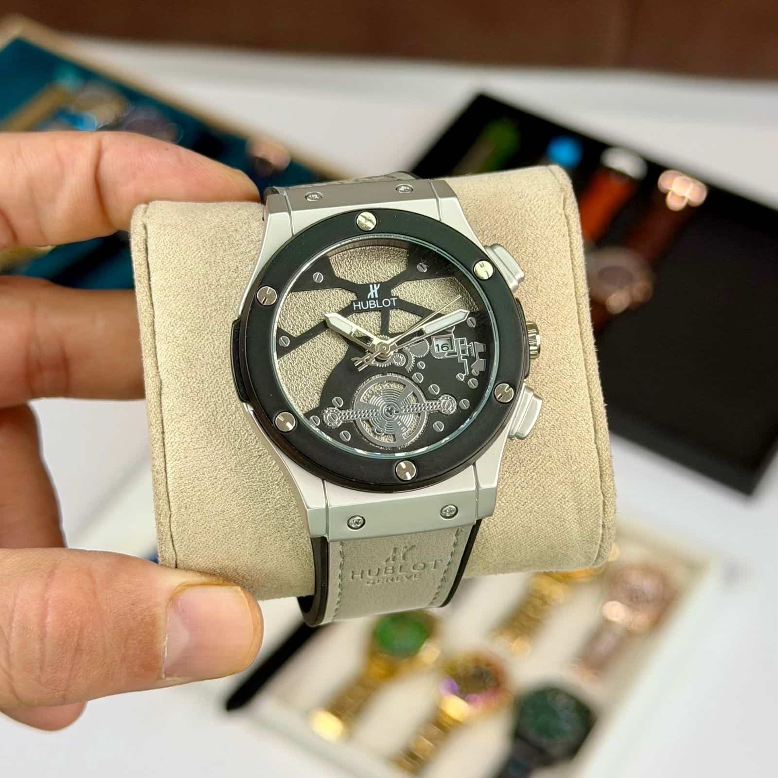 HUBLOT_LEATHER_GREY Secondary image