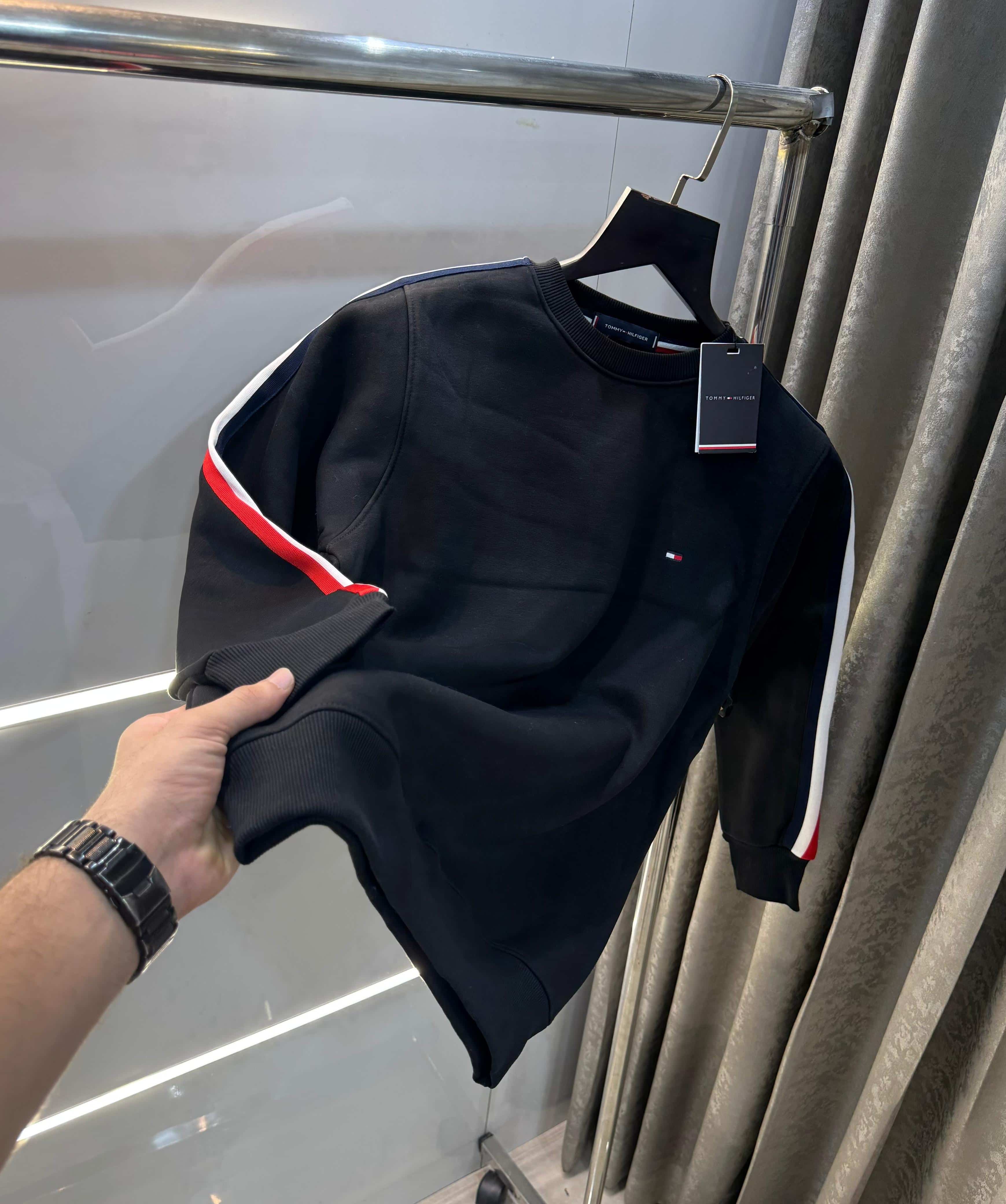 Tomm y Hilfiger Black Premium Sweatshirt Main image