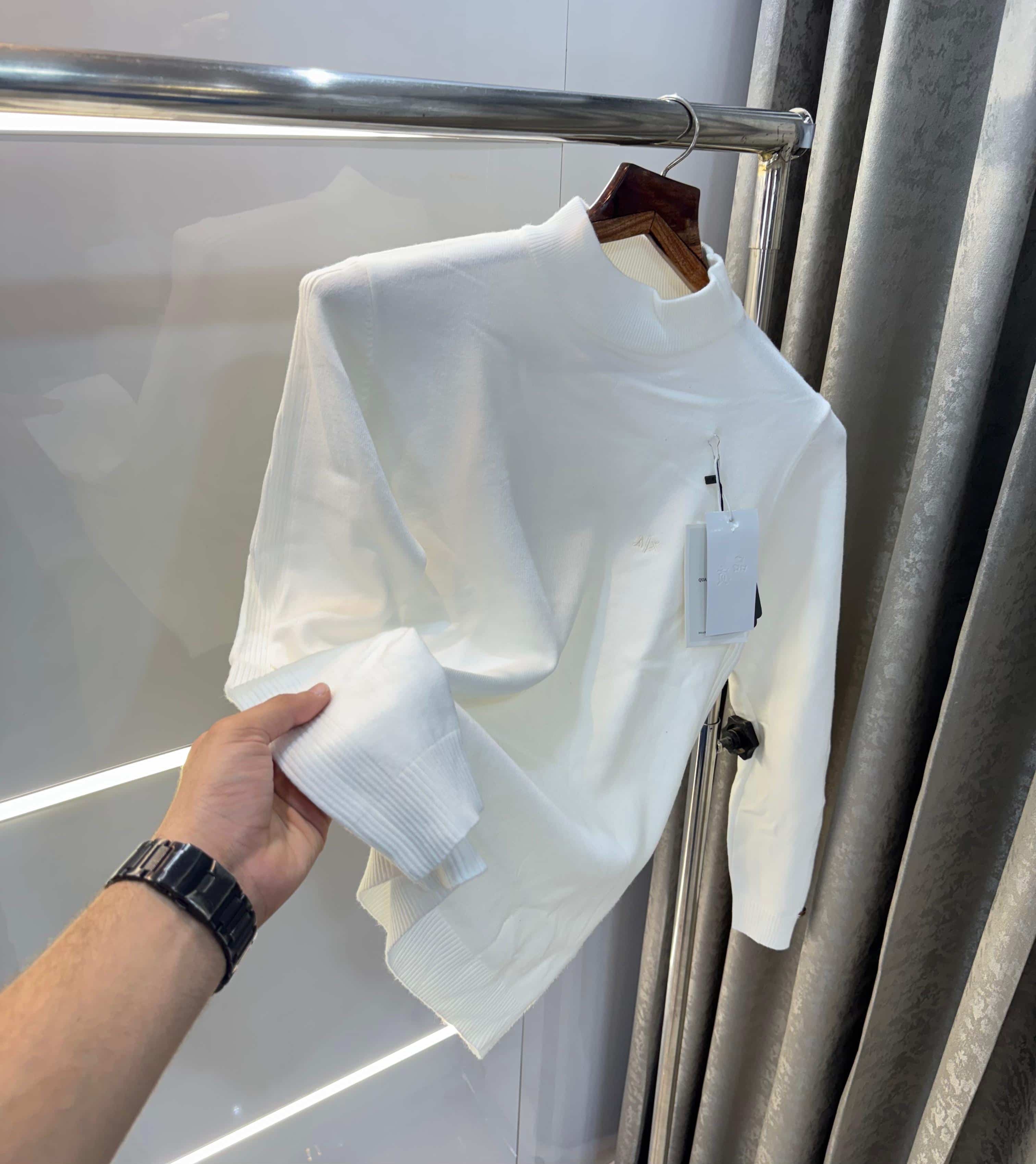 Arman i E_-_·X!change White high neck Embroidery Logo Imported Premium Sweatshirt Secondary image