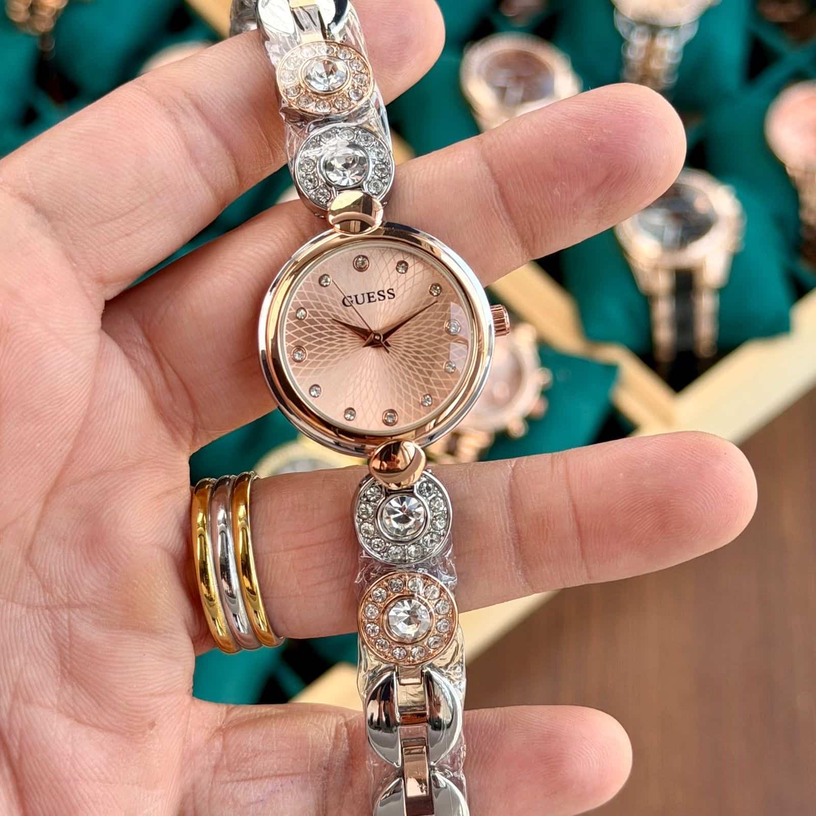 GUESS LADIES_ROSE-TT-ROSE Main image