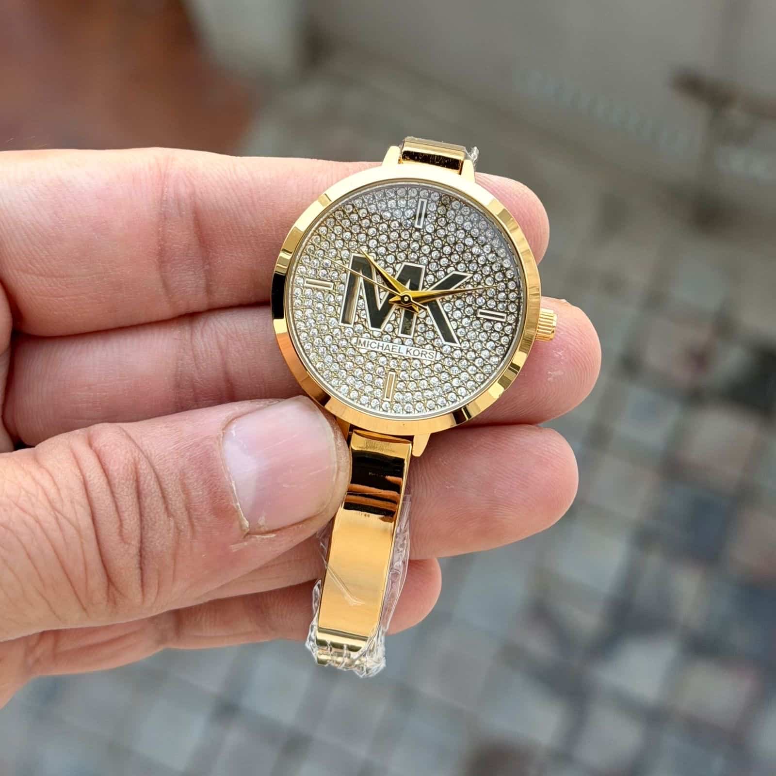 MICHAELKORS_LADIES_GOLD Secondary image
