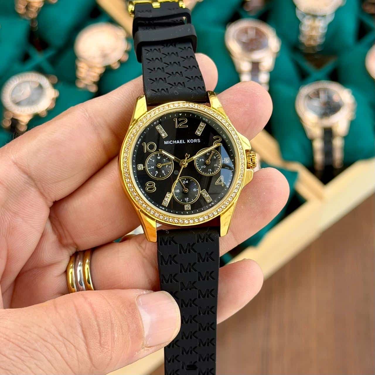 MICHAEL_KORS_LADIES_GOLD-BLACK
