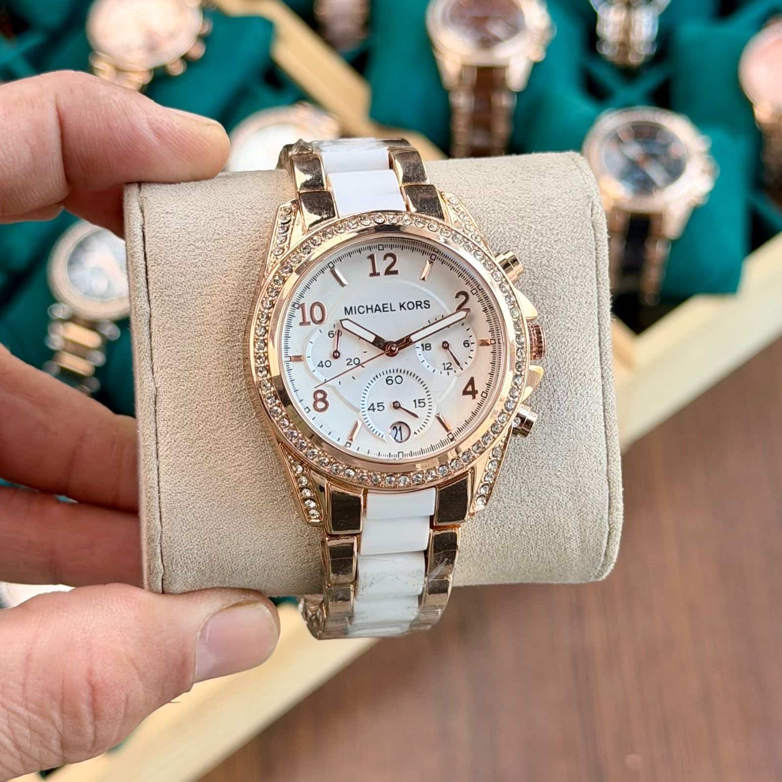 MICHAELKORS_LADIES_ROSE-WHITE Secondary image