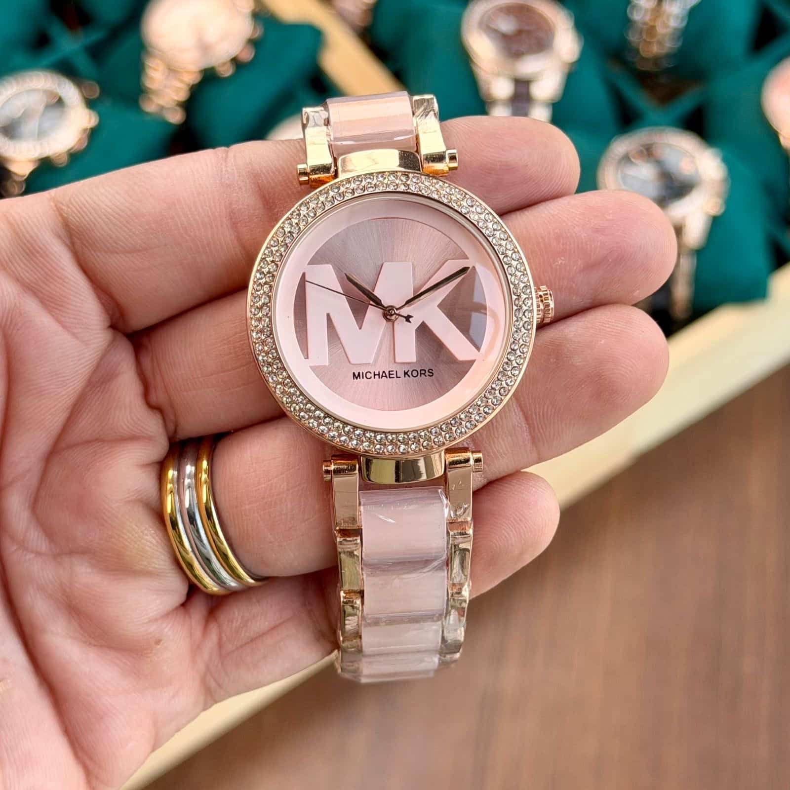MICHAELKORS_LADIES_ROSE-GOLD Main image