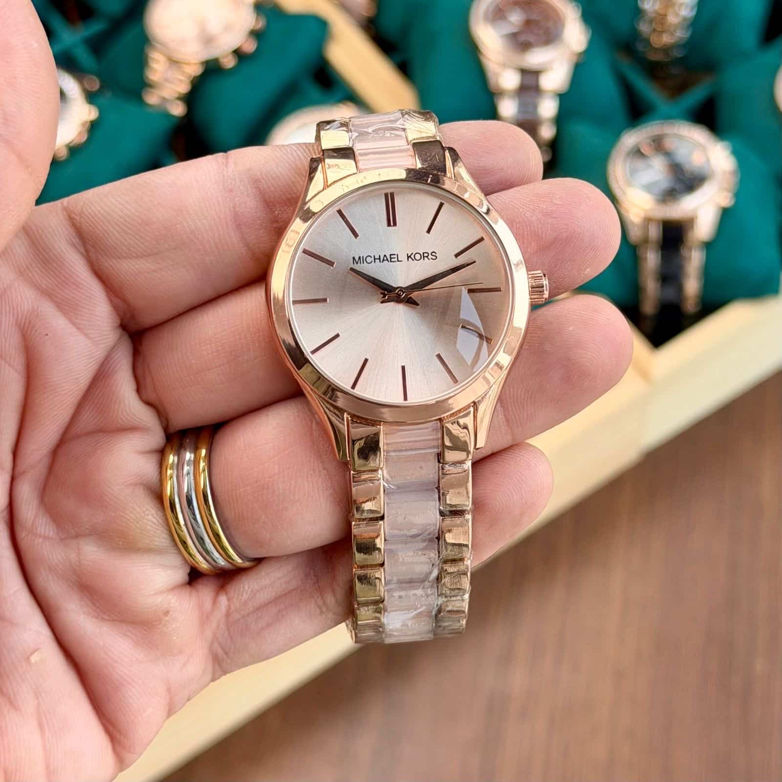 MICHAELKORS LADIES_ROSE-GOLD Main image