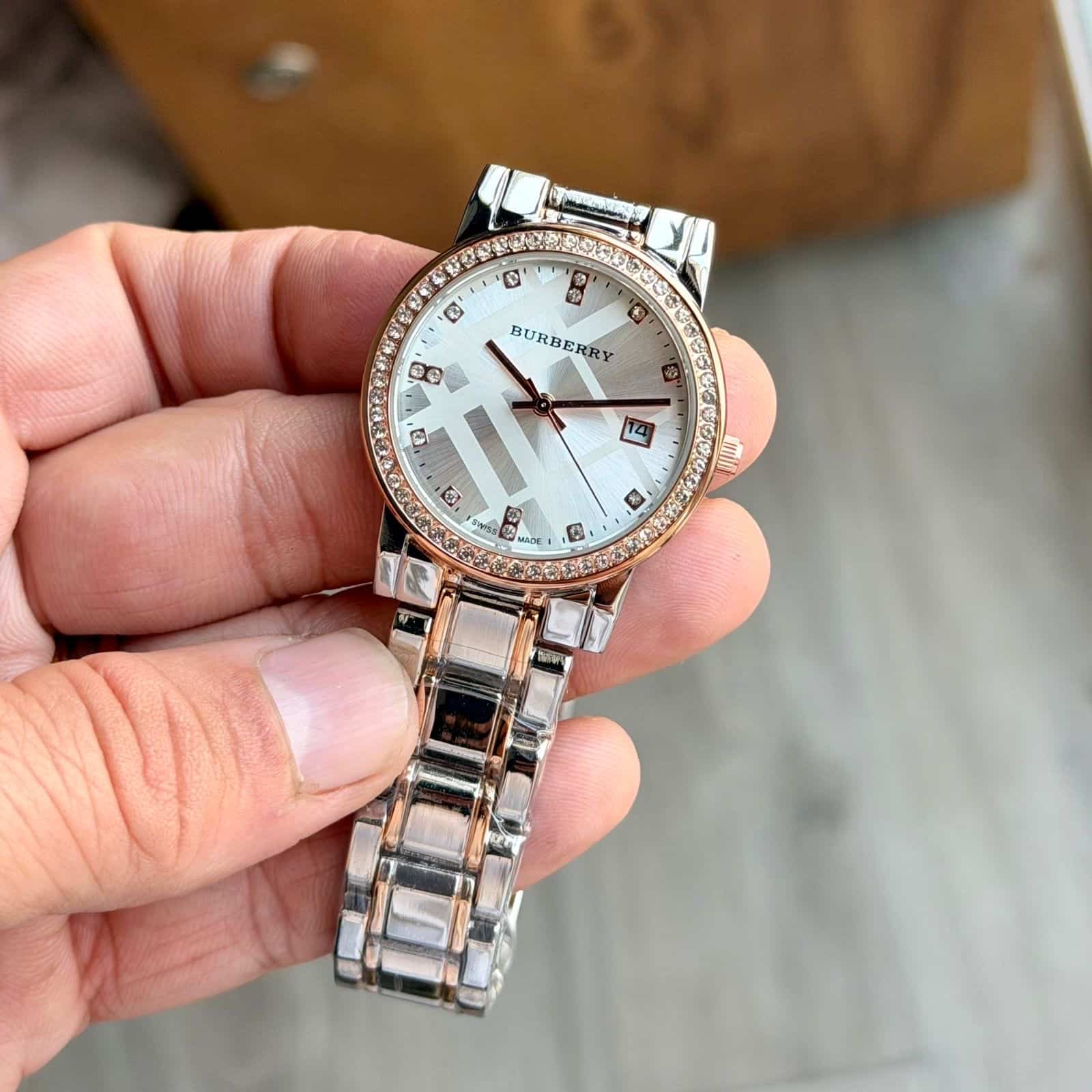 BURBERRY_LADIES_ROSE-TT-GREY Secondary image
