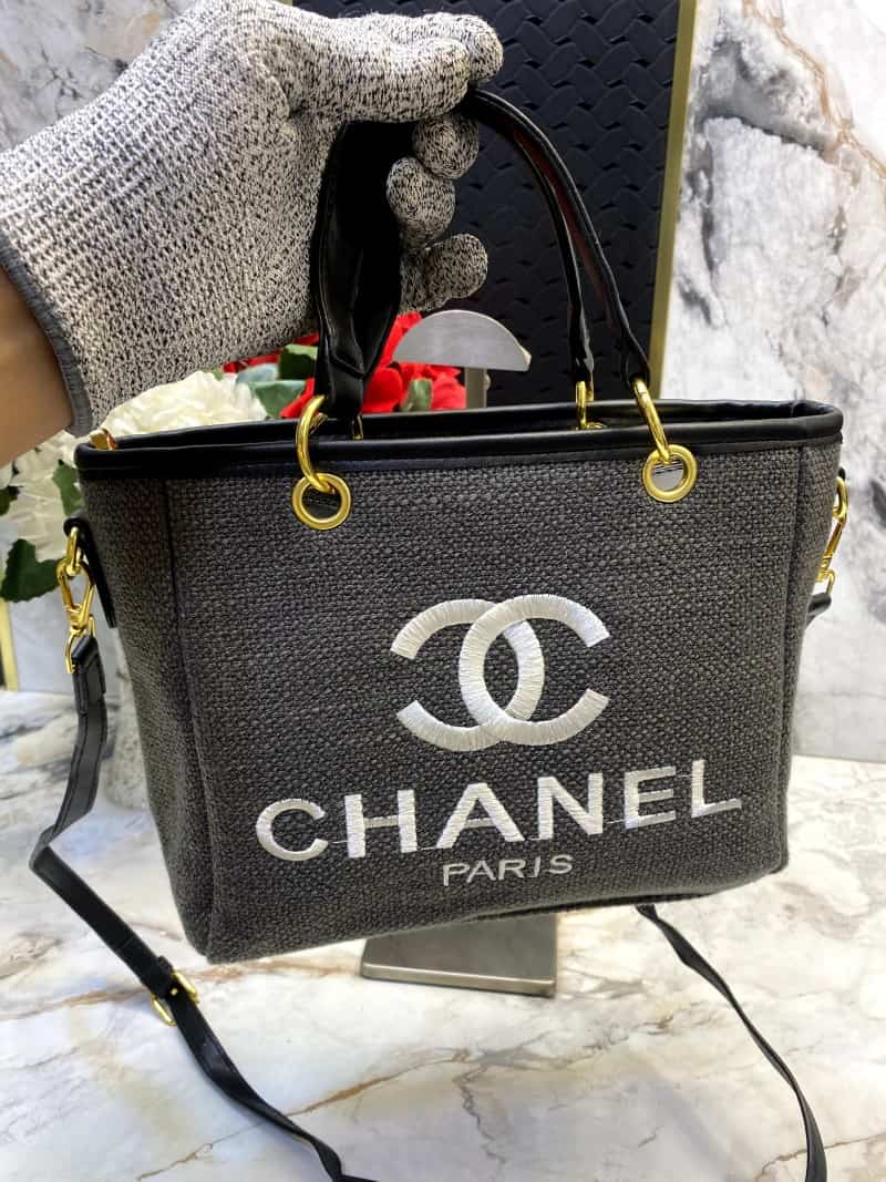 CHANEL_Small_Size_Tote_Bag_717 Main image