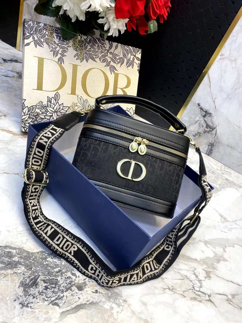 DIOR_Montagine_Mini_Vanity_Bag_With_Box_750 Main image