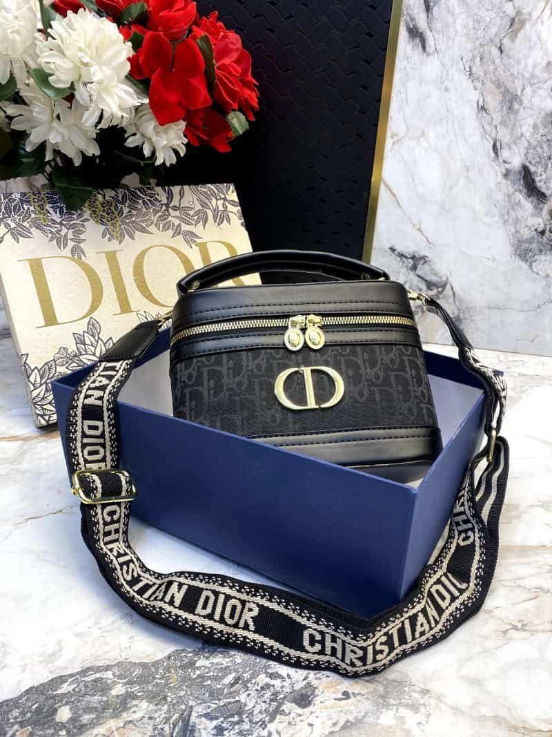DIOR_Montagine_Mini_Vanity_Bag_With_Box_750 Secondary image