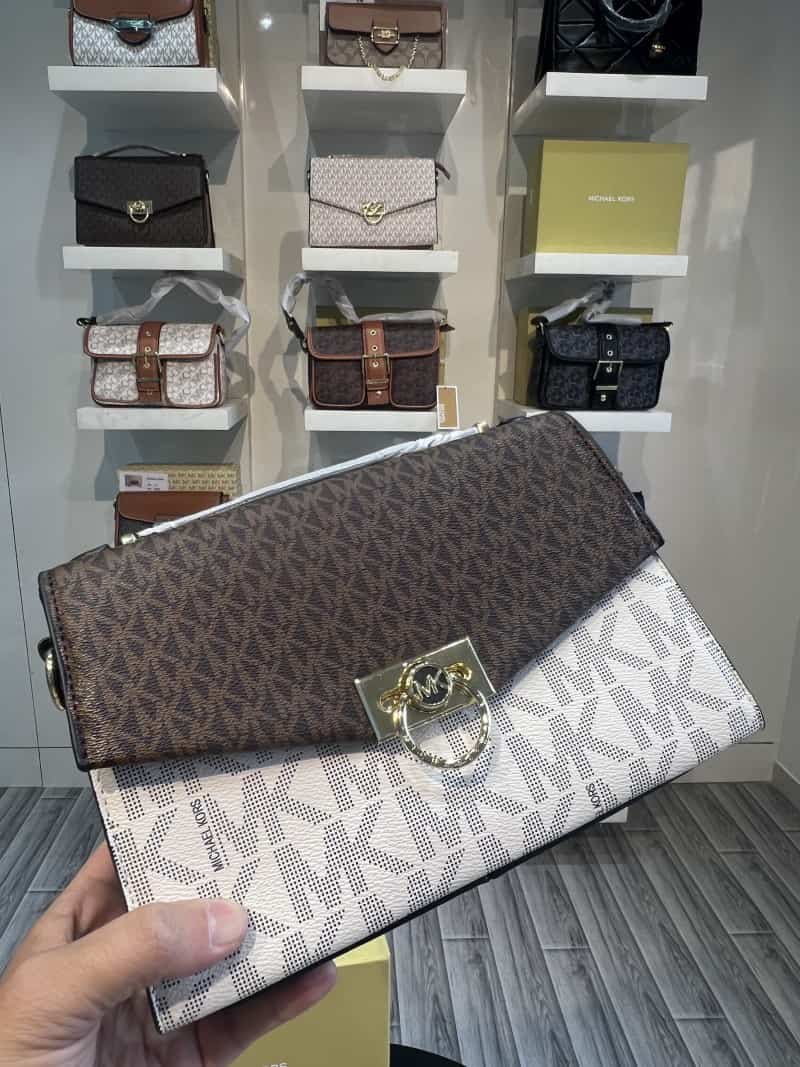 MICHAEL_KORS_Hendrix_Cross_Body_Bag_With_Brand_Box_792 Main image