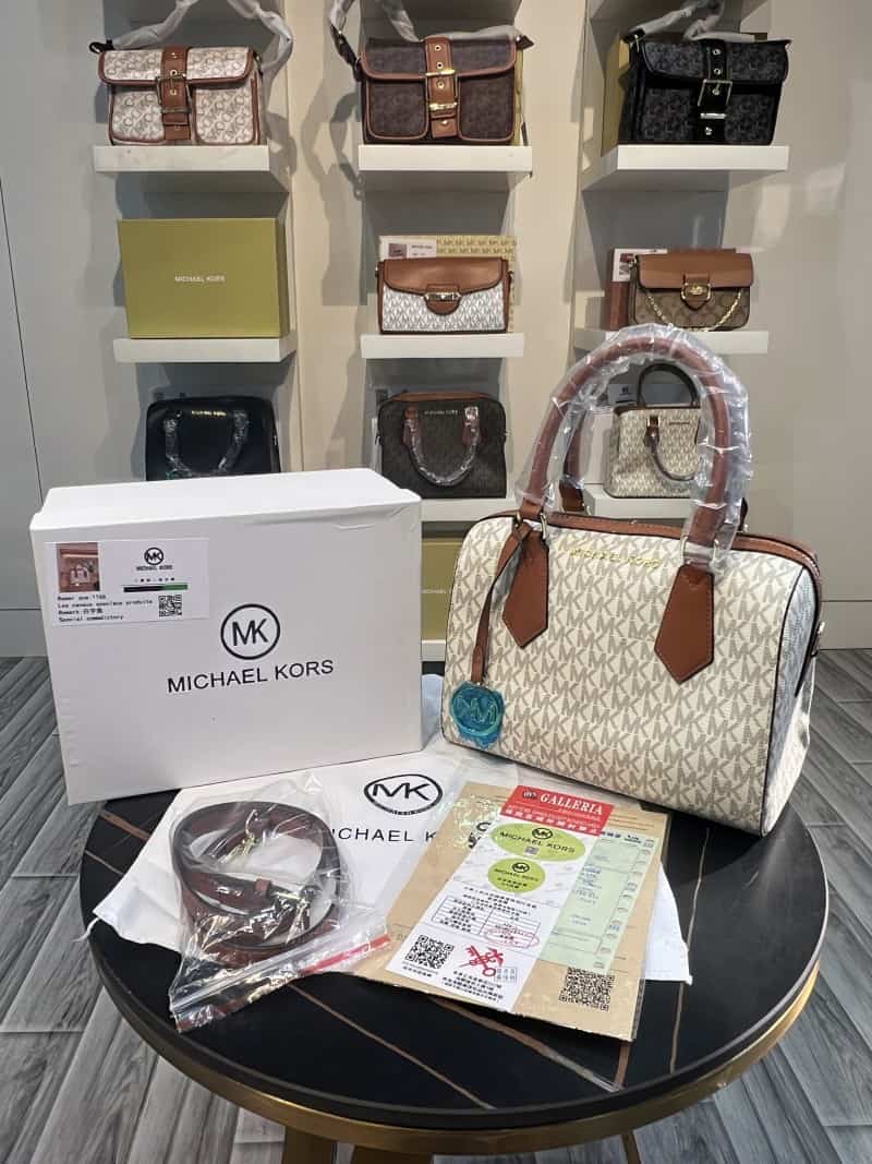 MICHAEL_KORS_Boston_Handbag_With_Brand_Box_795 Main image
