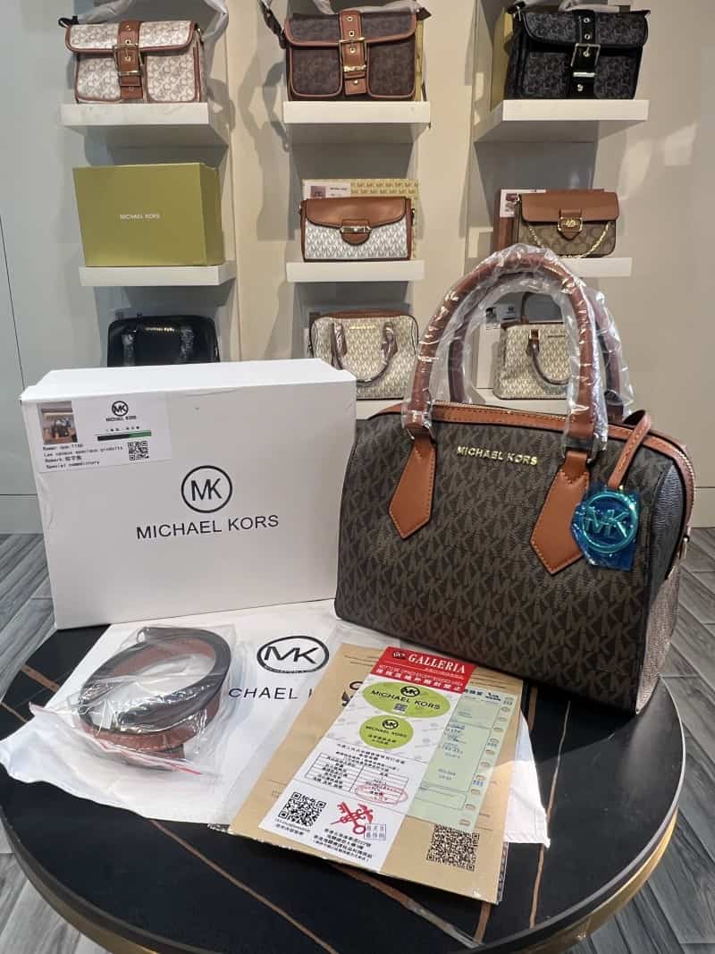 MICHAEL_KORS_Boston_Handbag_With_Brand_Box_794 Main image