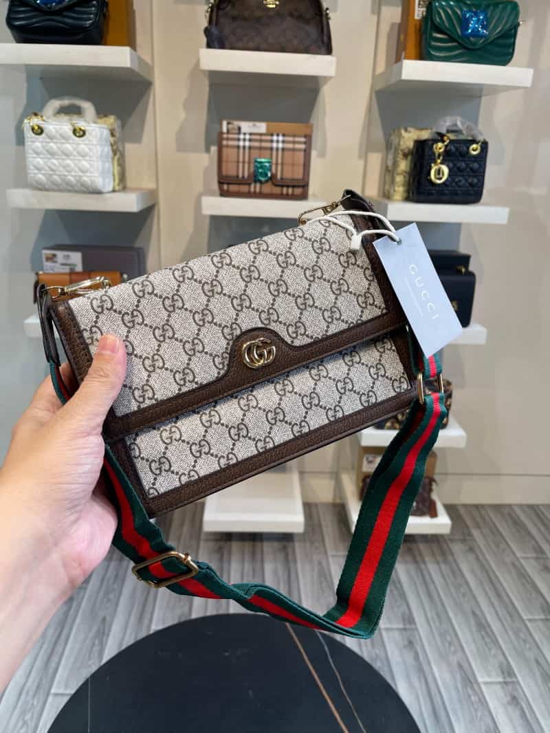 GUCCI_GG_Handy_Sling_Bag_847 Main image