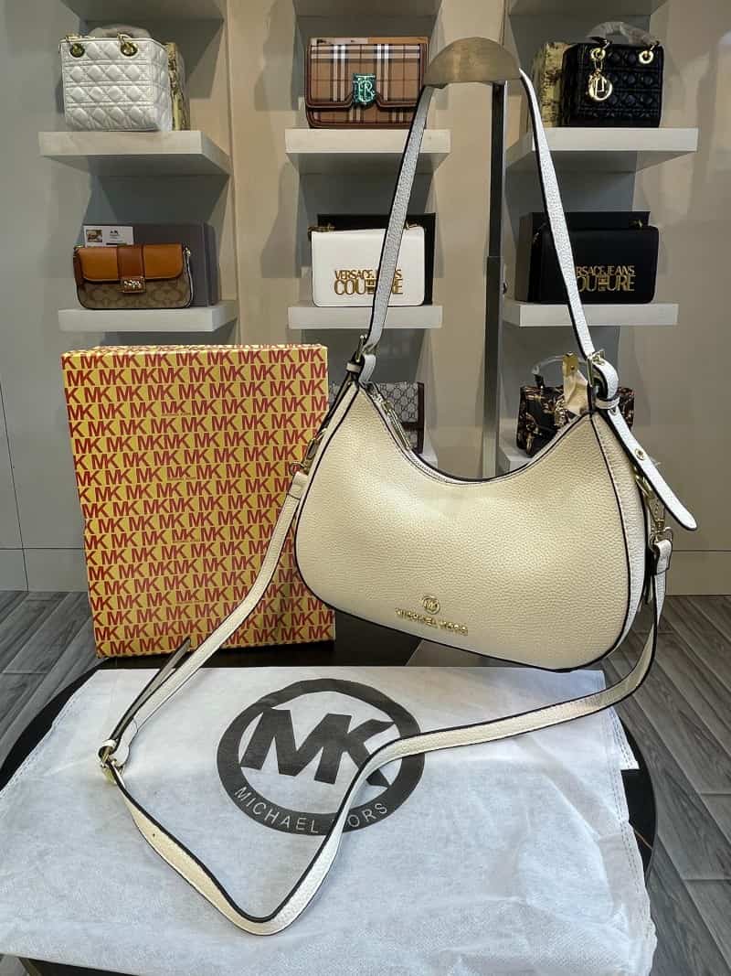 Michael_kors_Moon_Shoulder_Bag_Box_851 Secondary image