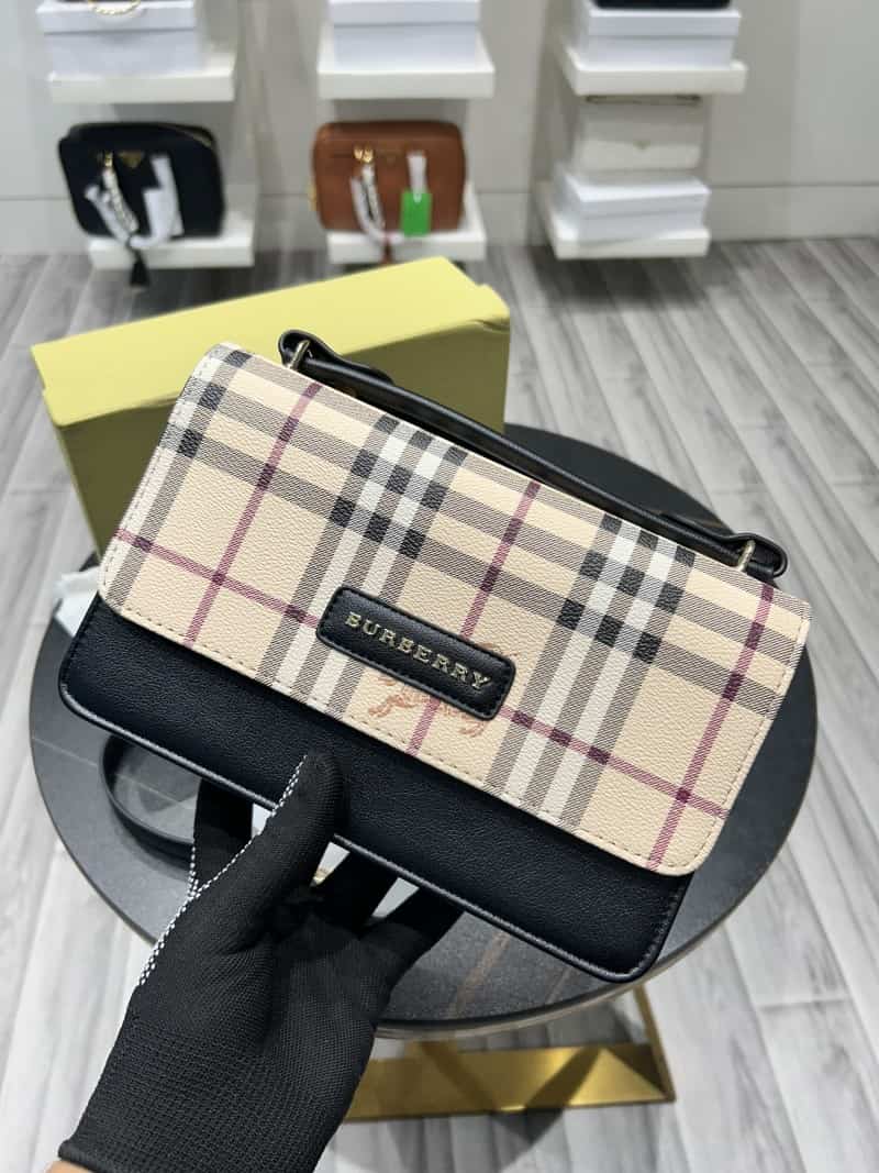 BURBERRY_Monogram_SLING_BAG_With_Box_882 Main image
