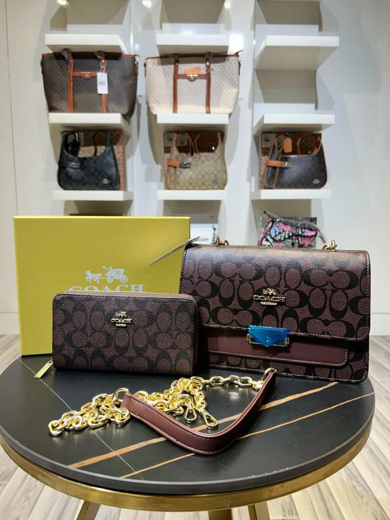 Coach_klare_Sling_Bag_with_Wallet_&_Box_901 Secondary image