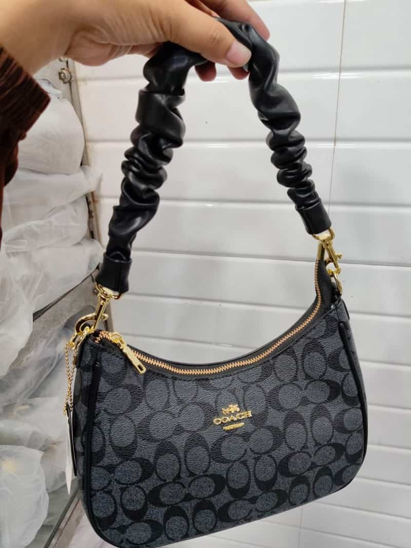 COACH_Hobo_Signature_Sling_Bag_936 Main image