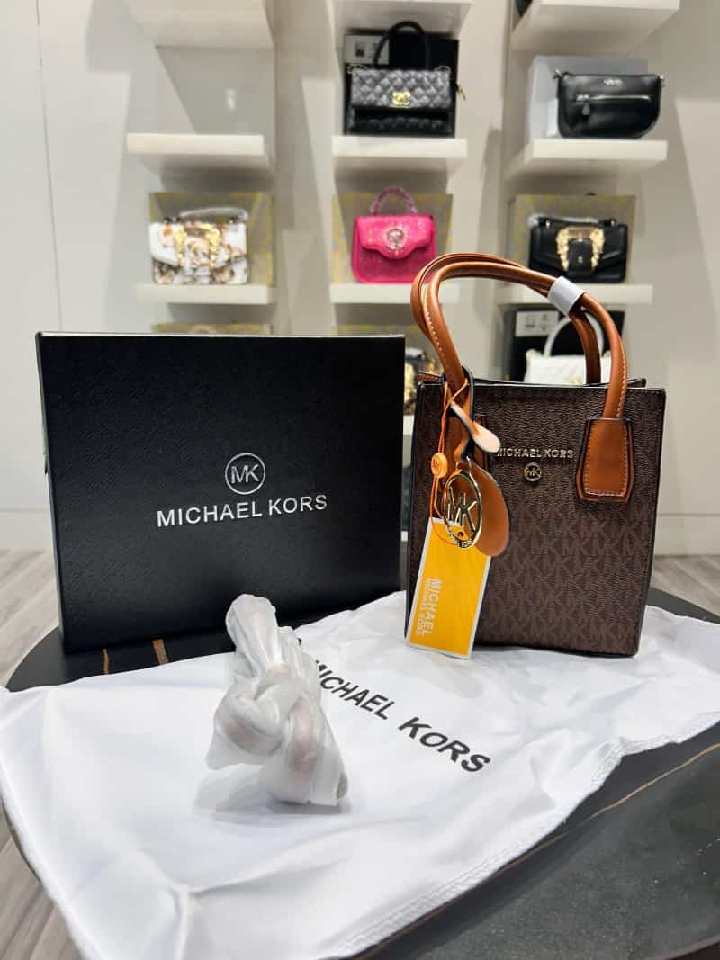 MICHAEL_KORS_Mercer_CrossBody_Bag_With_Box_950 Main image