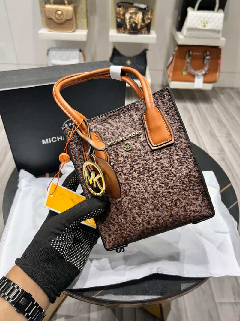 MICHAEL_KORS_Mercer_CrossBody_Bag_With_Box_950 Secondary image