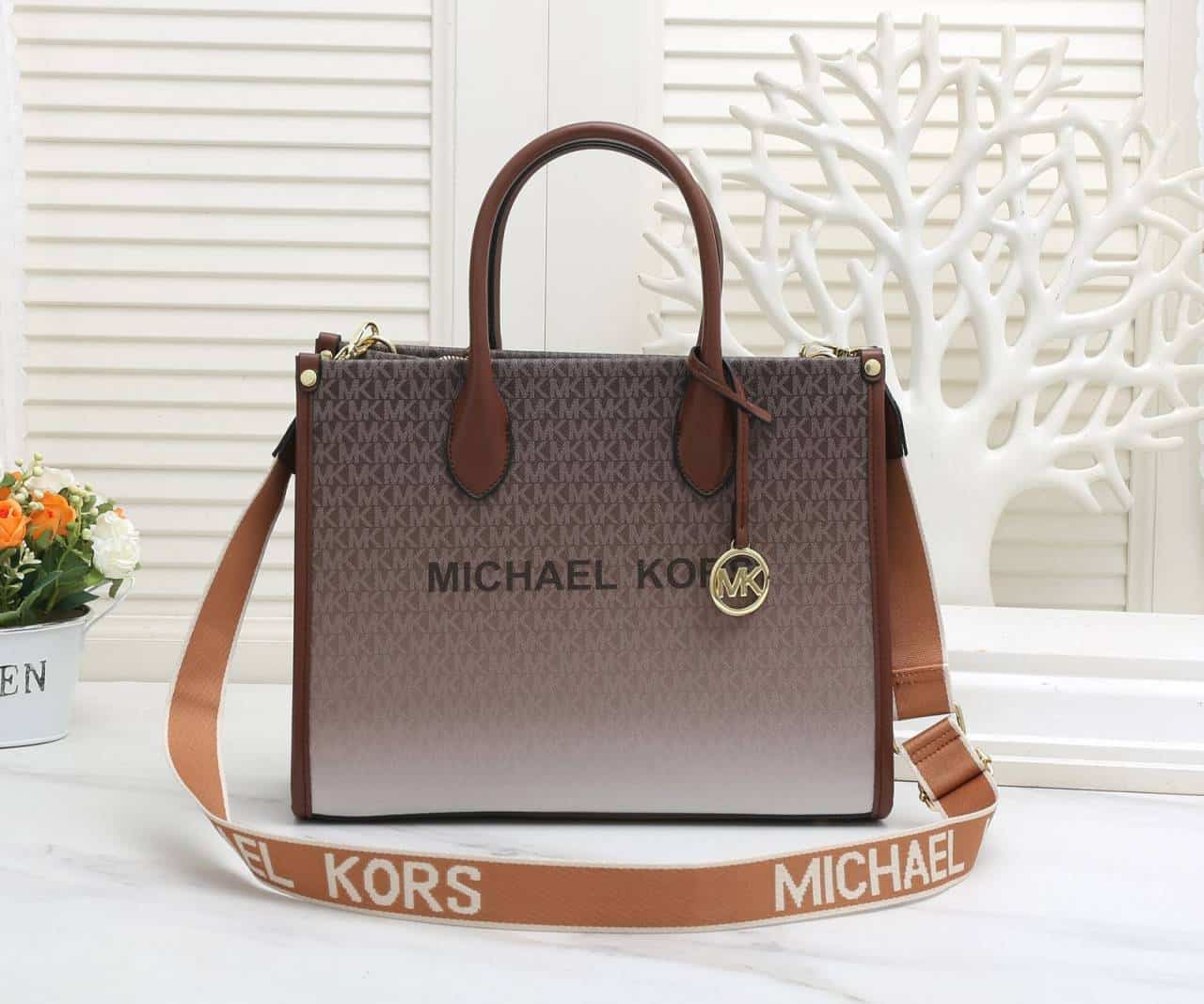 Michael_Kors_Mirella_Hand_Bag_999 Main image