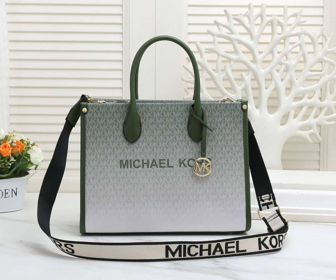 Michael_Kors_Mirella_Hand_Bag_1004 Main image