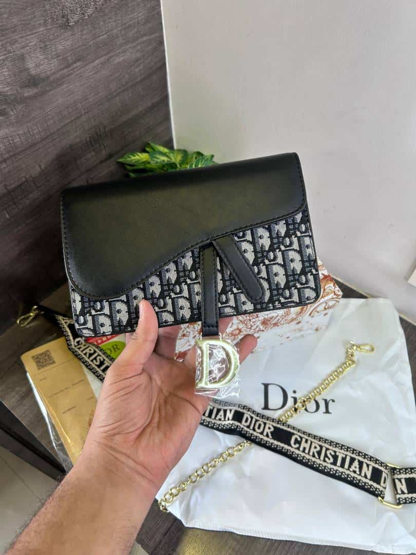 DIOR_Medium_Saddle_Premium_Bag_with_Box_1027 Main image