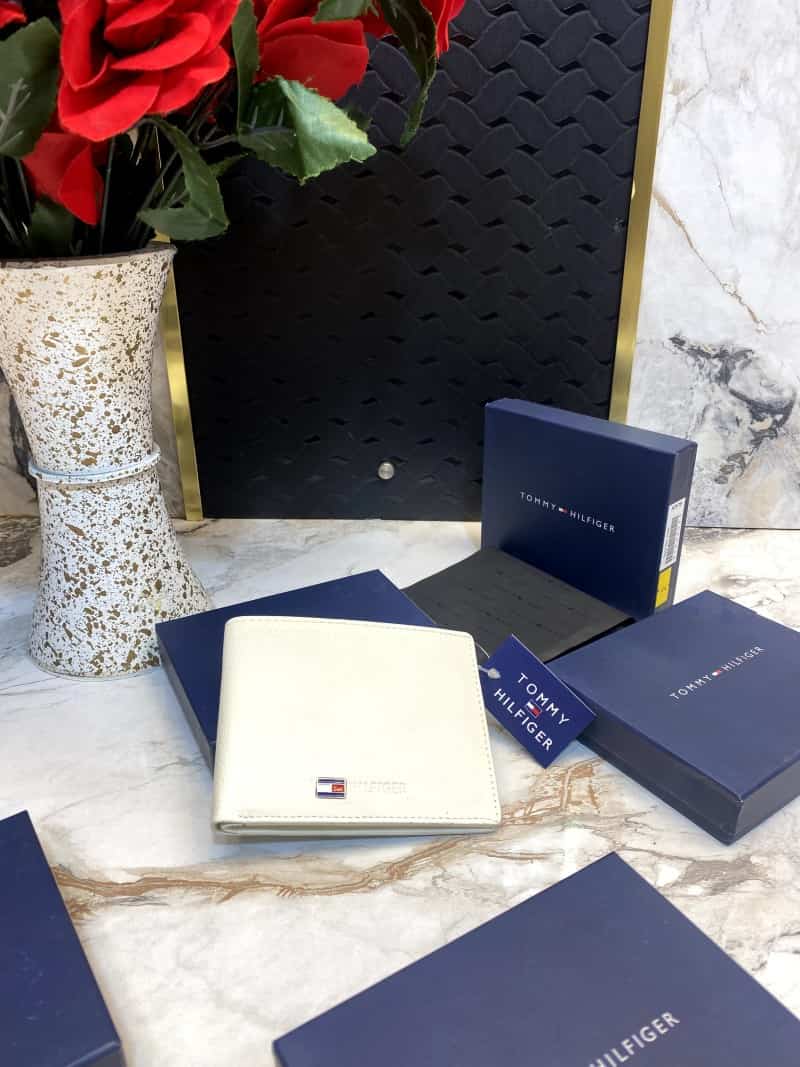 Tommy_Hilfiger_wallet_V499 Secondary image