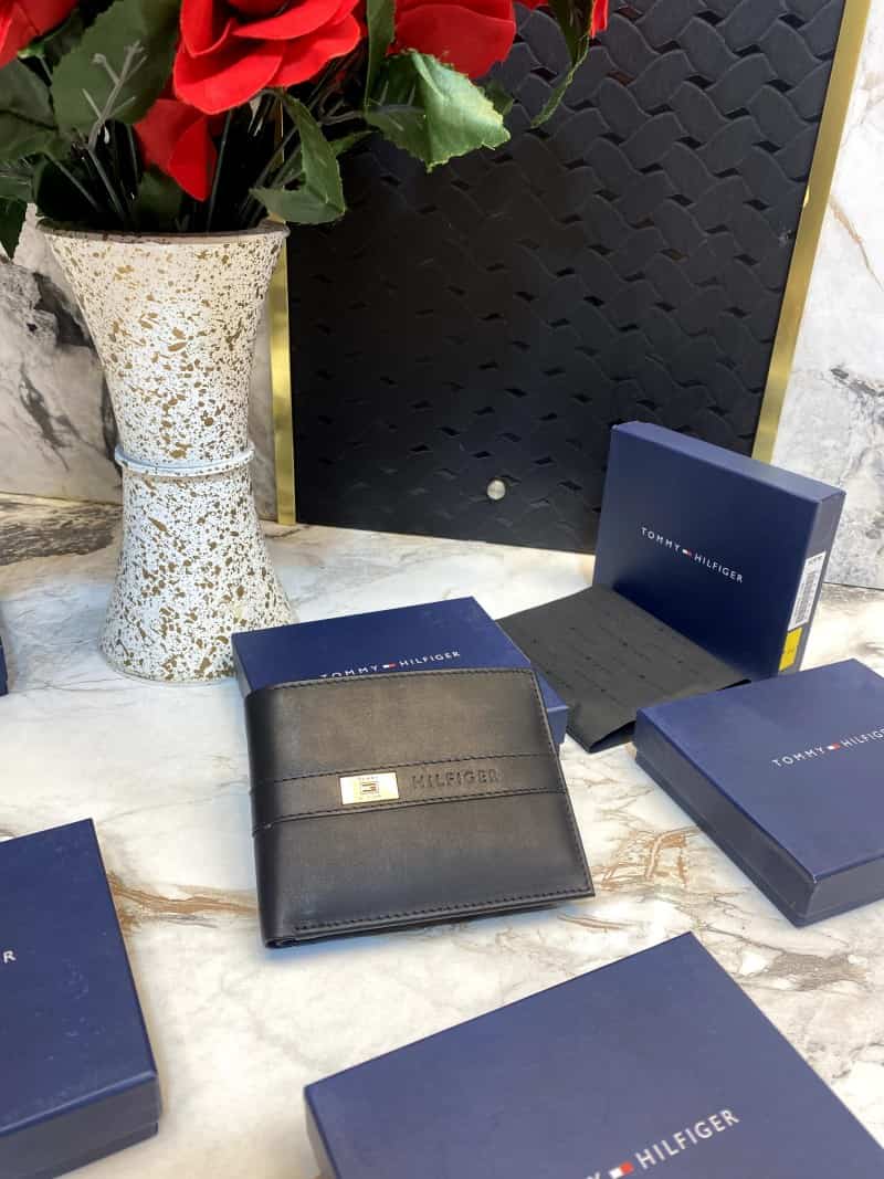 Tommy_Hilfiger_wallet_V495 Secondary image