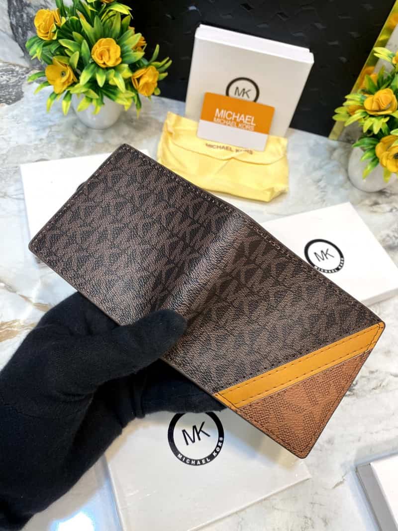 Michael_Kors_WALLET_V480 Main image