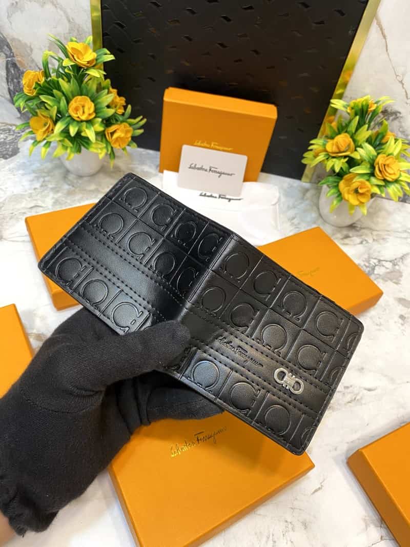 Salvatore_Ferragamo_WALLET_V479 Main image